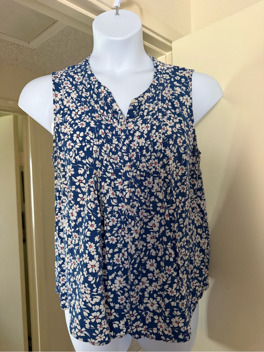 GAP Navy Floral Sleeveless V-Neck Camisole